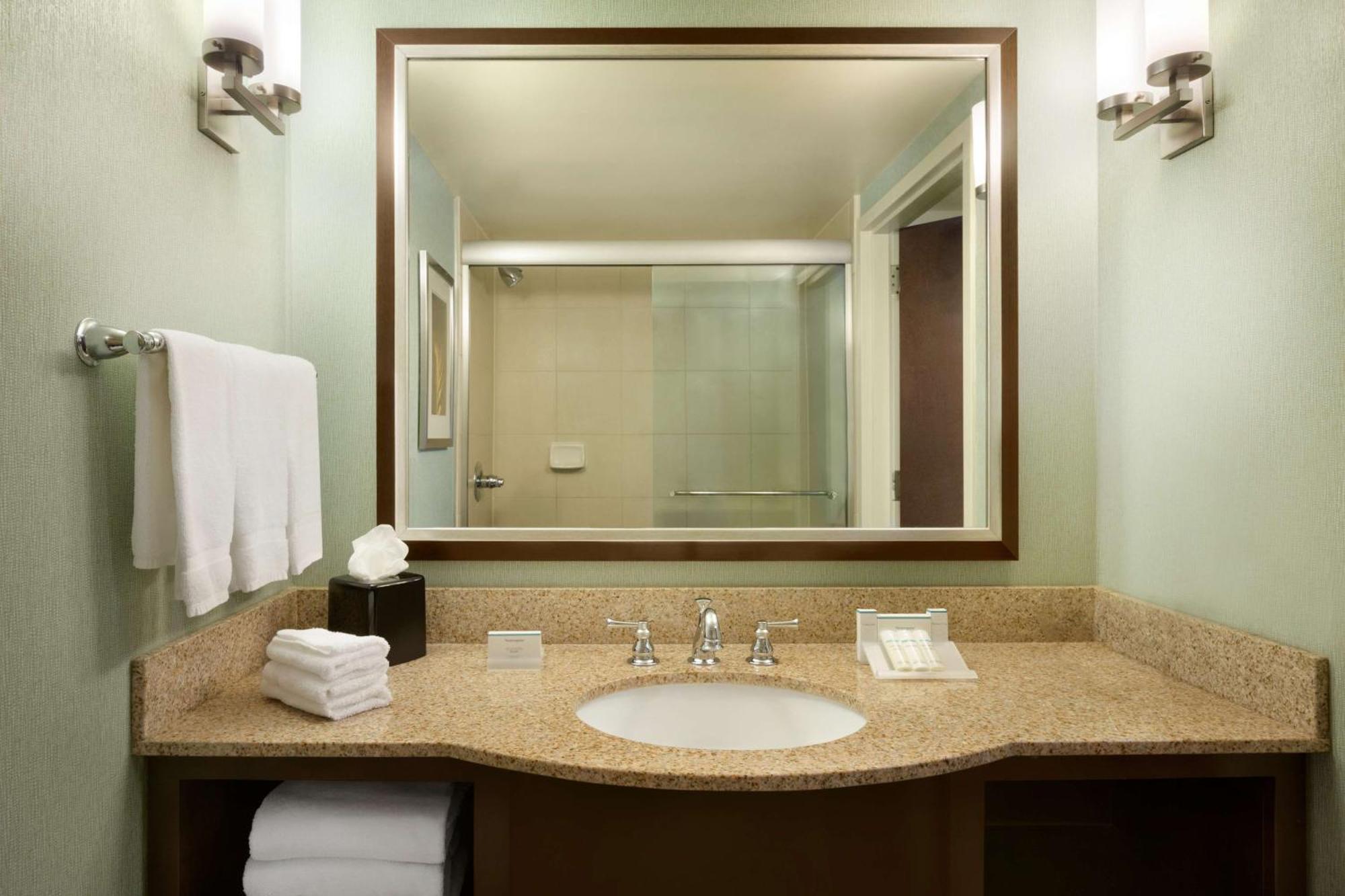 Hilton Garden Downtown 3*