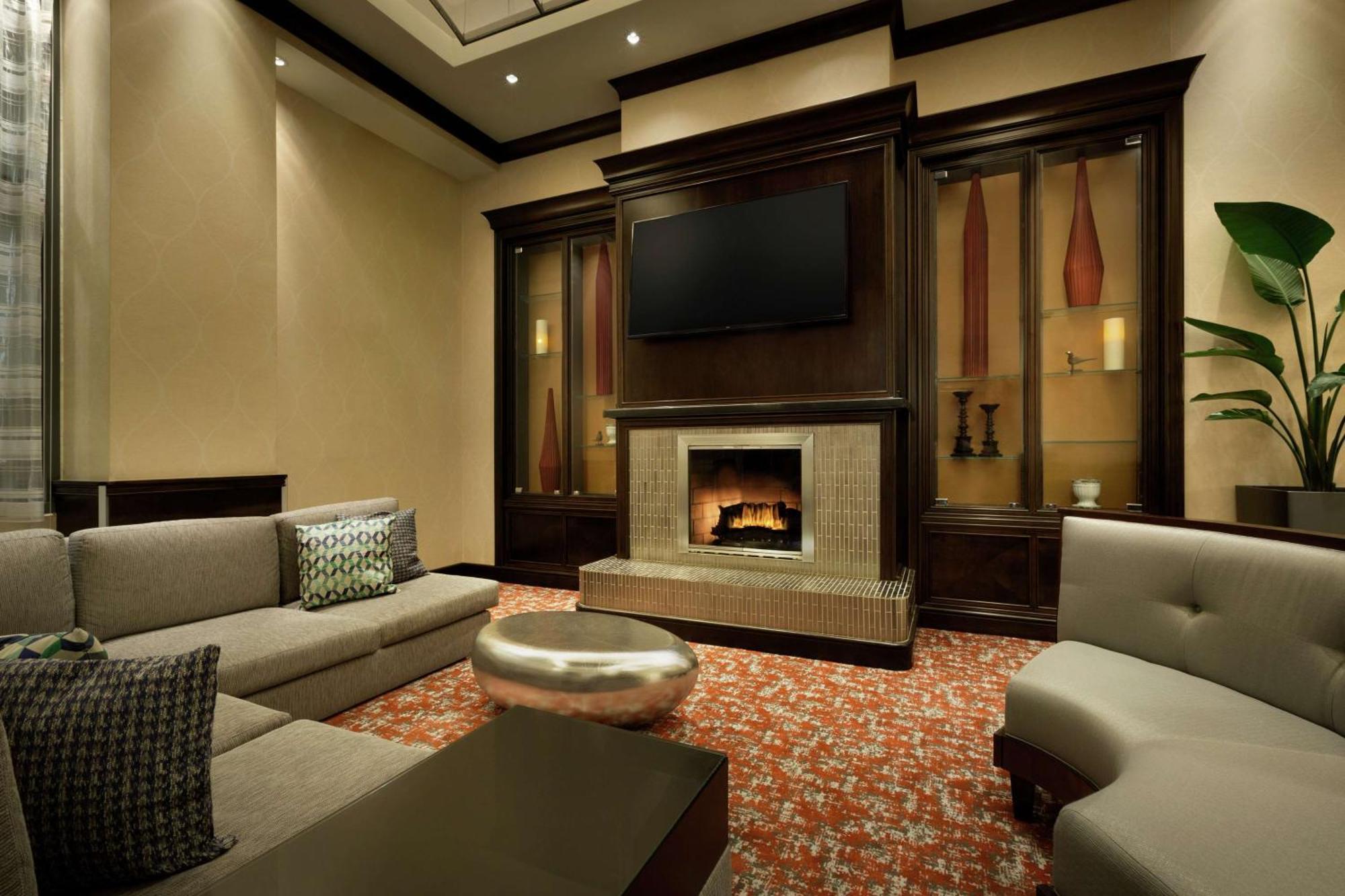 Hilton Garden Downtown Hotel 3*